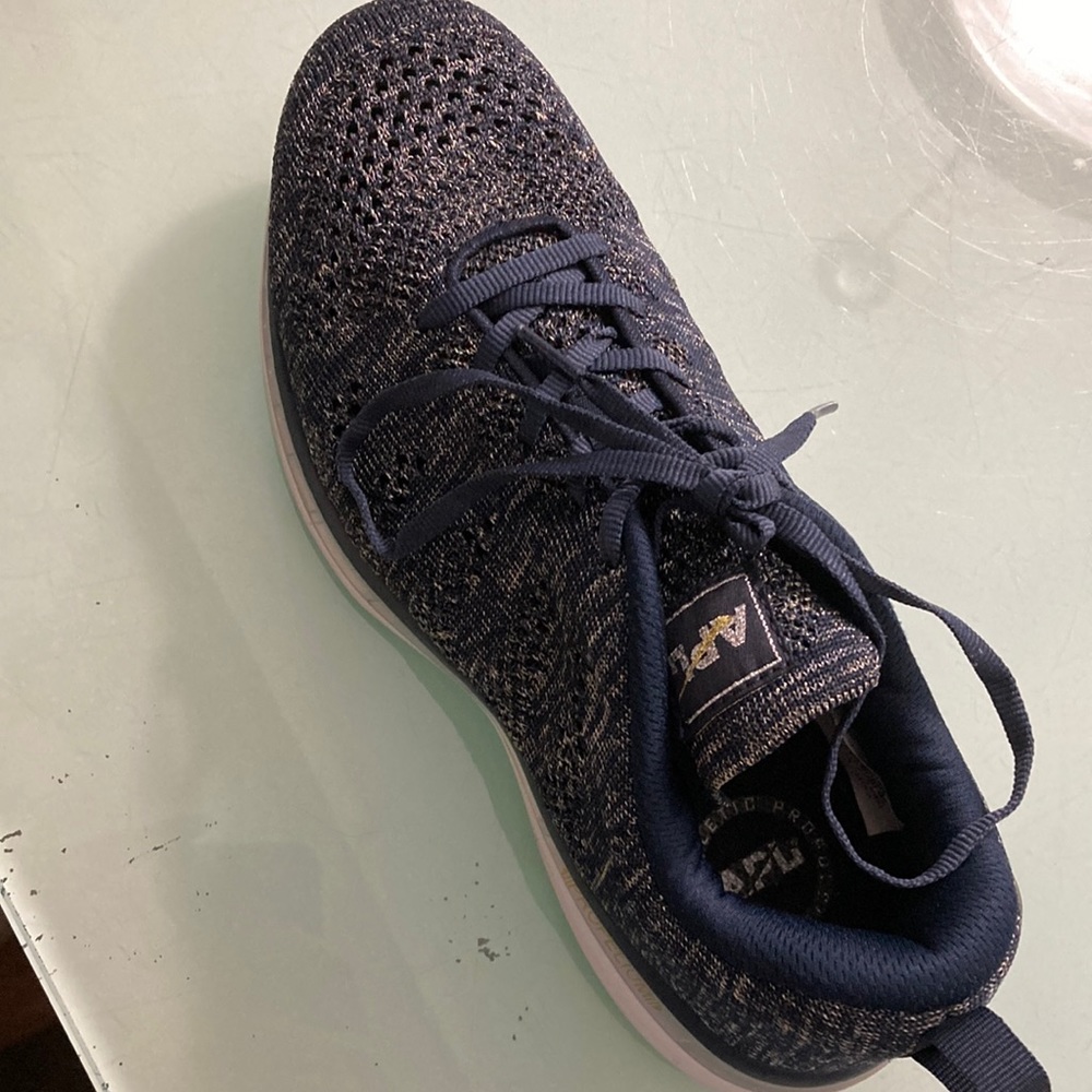 APL running shoes